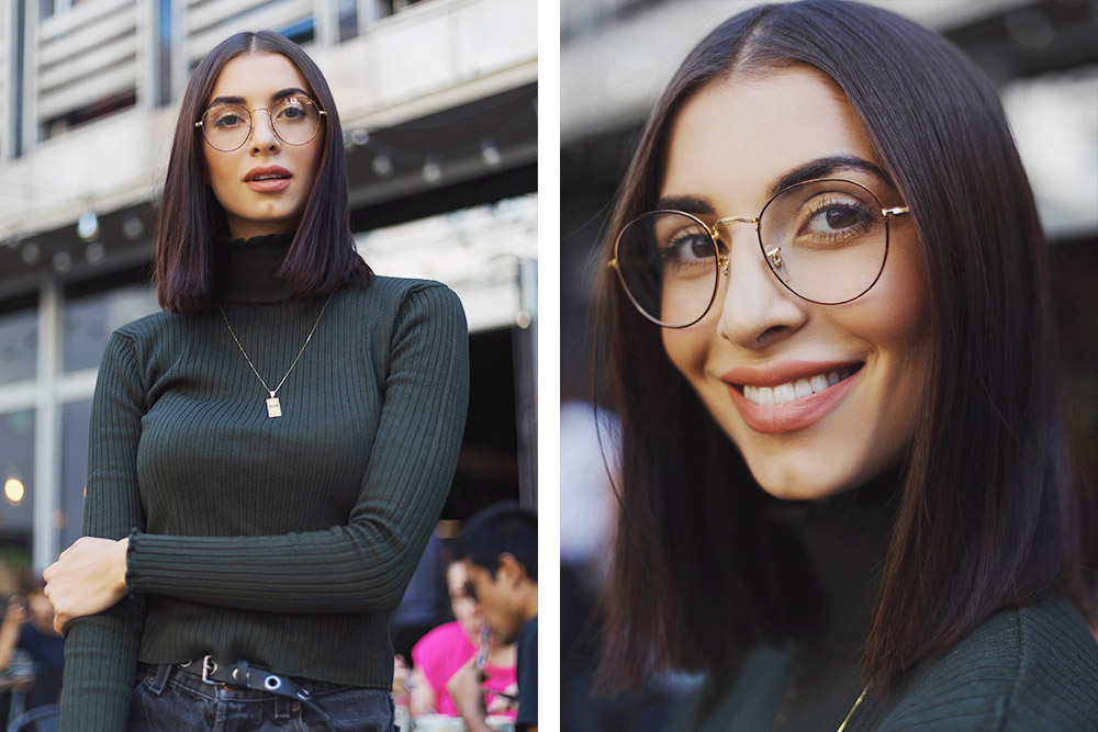 Unisex round Ray-Ban prescription glasses in gold. 